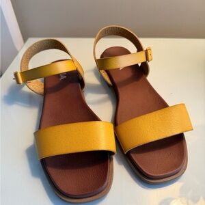Women’s Yellow Ankle-Strap Leather Sandals NWOT